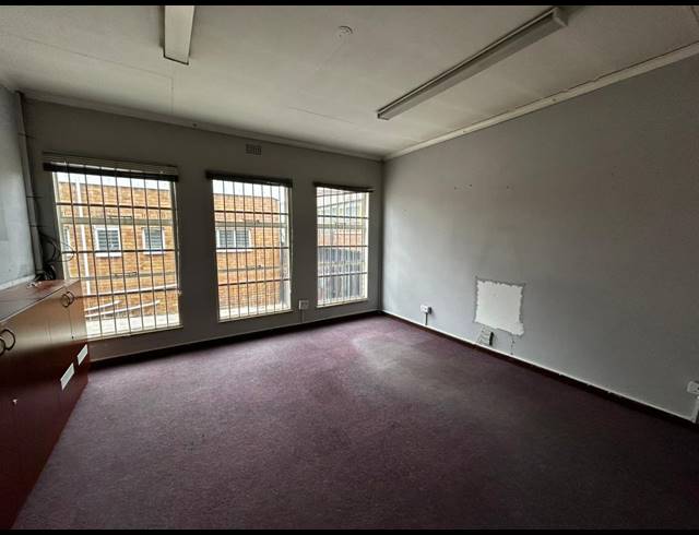 600M² WAREHOUSE TO LET IN WYNBERG